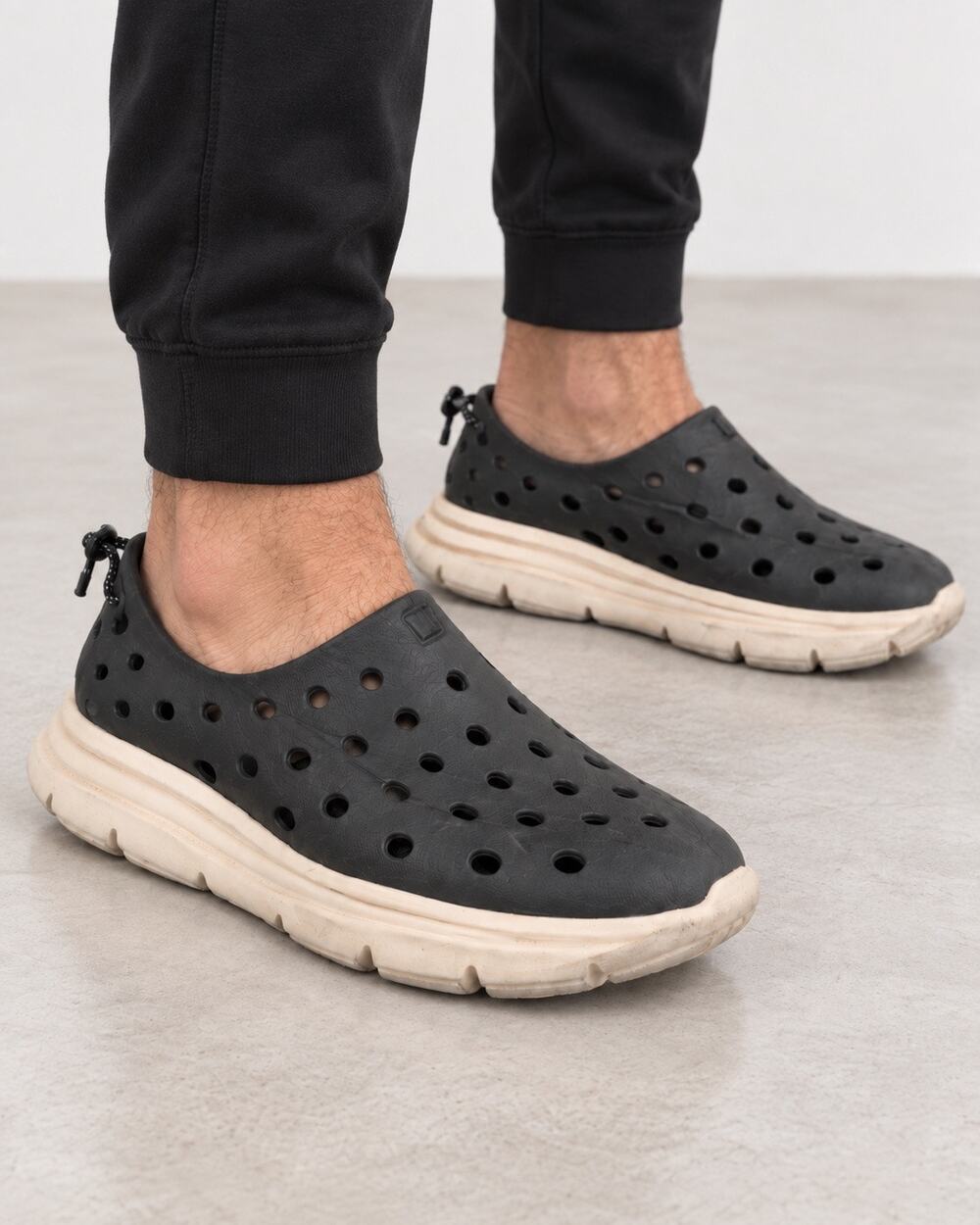 KANE Revive Recovery Shoes Men’s 11 Black Cream Slip On Clogs Comfort